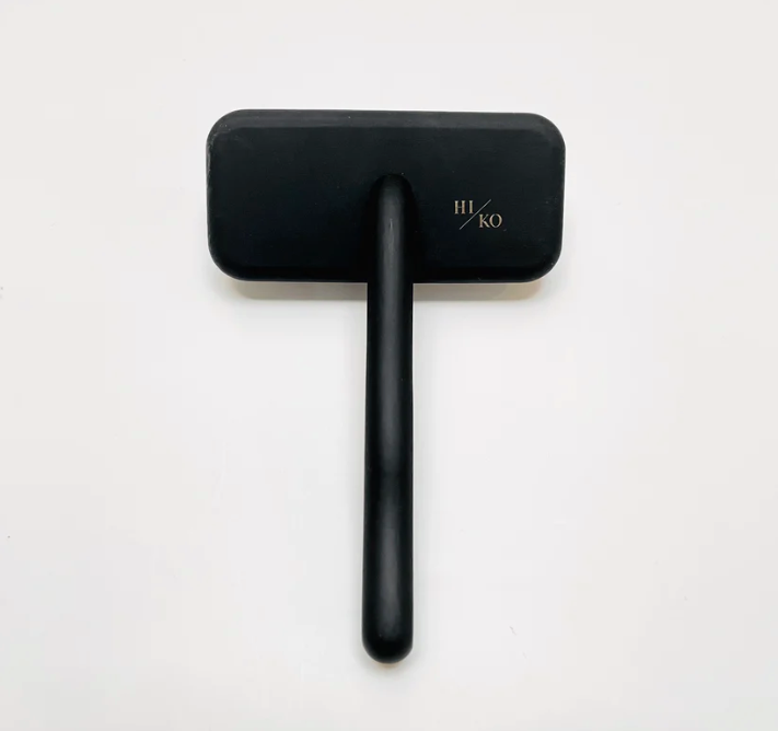 Hiko Slicker Brush